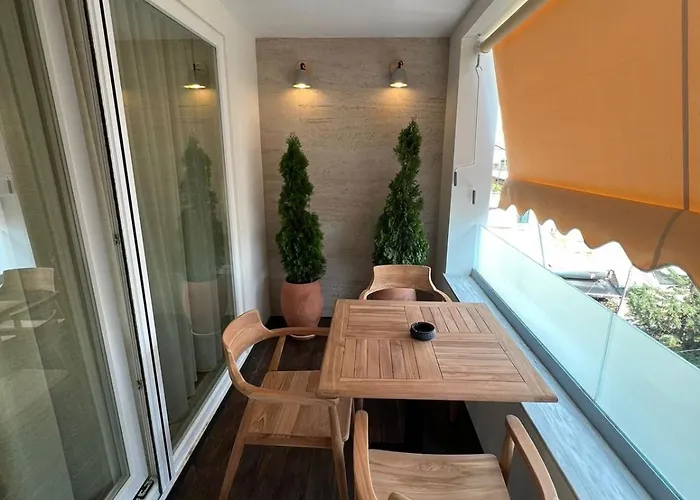 Anna's Blloku تيرانا