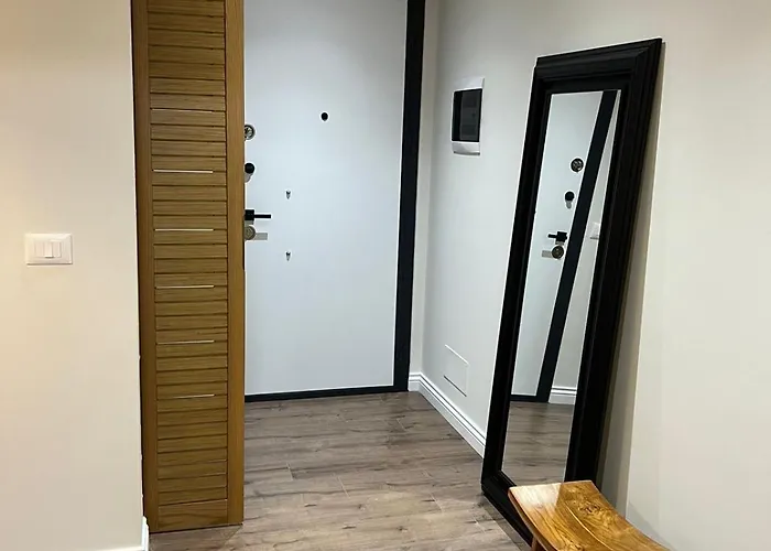 Anna's Blloku تيرانا