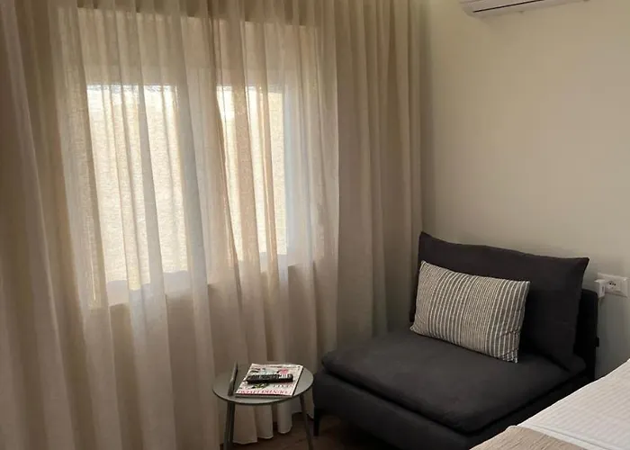 Anna's Blloku Apartment *